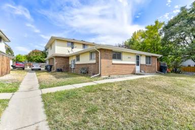 Main picture of 2052 Estes Ln