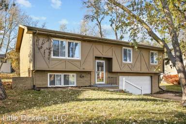 Main picture of 7210 S 74th St