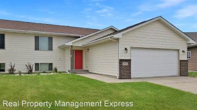 Main picture of 7820 W 67th St