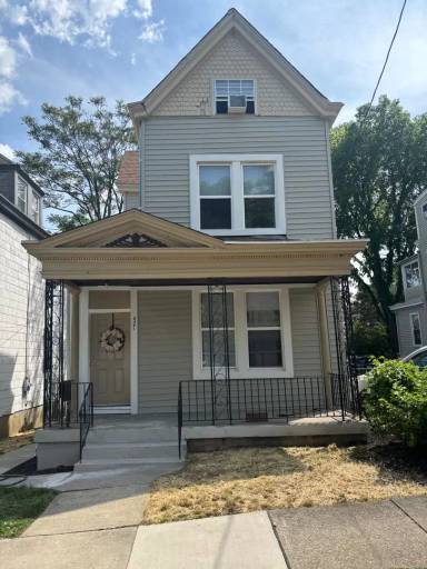Main picture of 421 Southview Ave