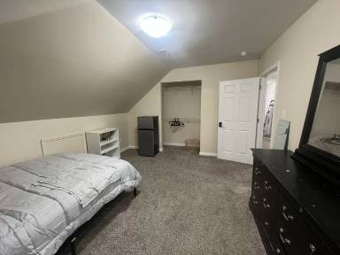 Main picture of 5467 Maple Ave