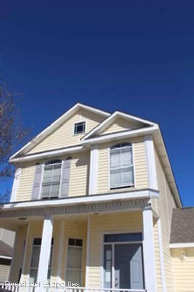Main picture of 913 Saint Andrews Ln