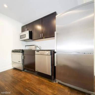 Main picture of 316 W 14th St