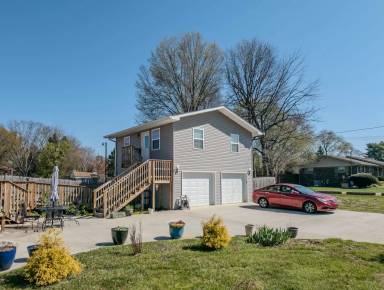 Main picture of 8805 Farmington Dr