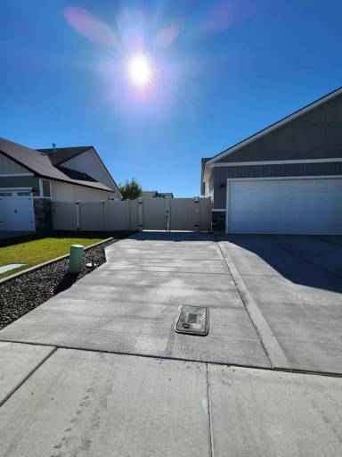 Main picture of 805 Broadmoor Ave