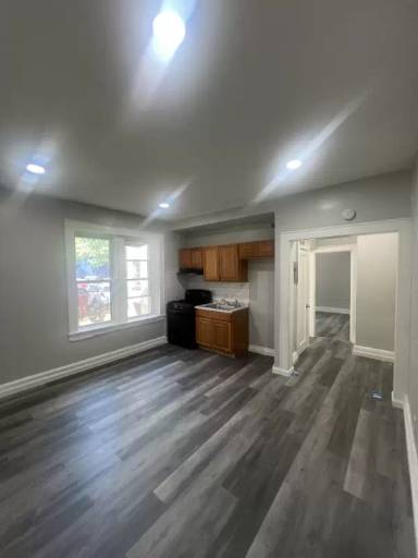 Main picture of 805 Broadway