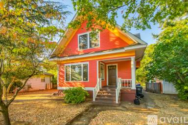 Main picture of 7033 SE Brooklyn St