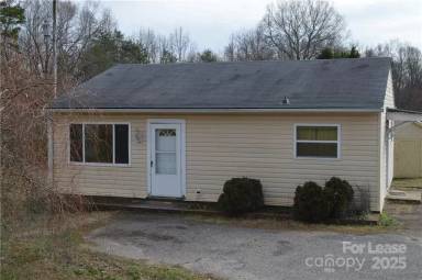 Main picture of 736 Mocksville Hwy