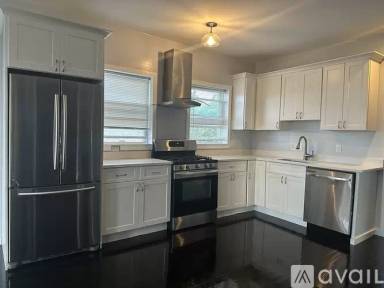 Main picture of 30 Hazelwood St