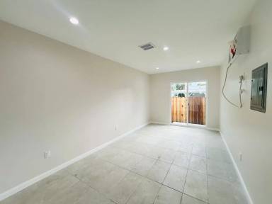 Main picture of 14210 Sylvan St