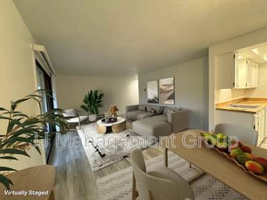 Main picture of 3414 S Grand Blvd
