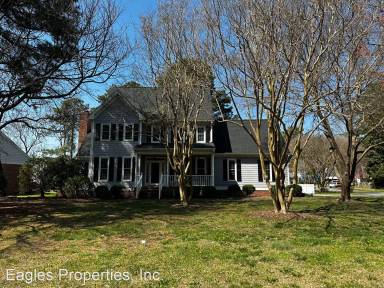 Main picture of 143 S Marion Dr