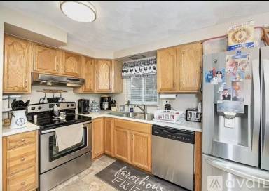 Main picture of 100 McArthur Ln