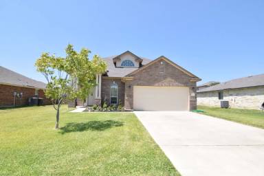 Main picture of 1123 Evergreen Farm Dr