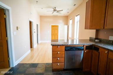 Main picture of 1435 W Grand Ave