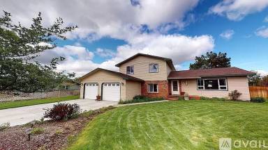 Main picture of 3073 NE Tennessee Ln