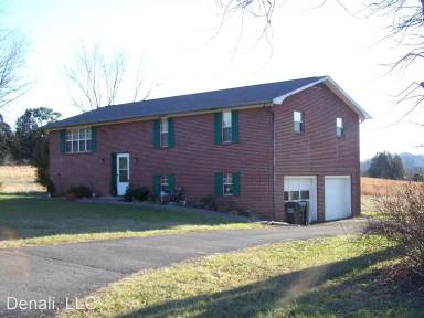Main picture of 7409 Thomas Ln