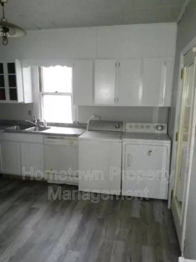 Main picture of 310 Mulberry St