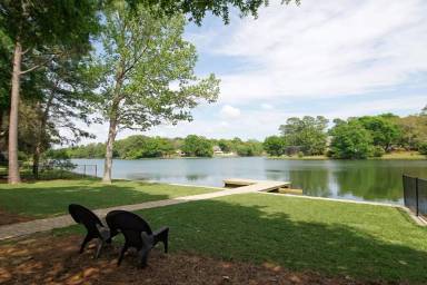 Main picture of 1002 Lake Way Dr