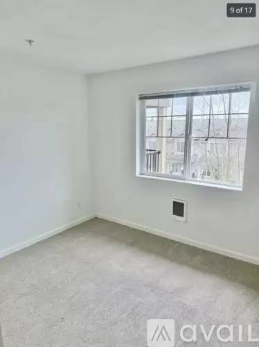 Main picture of 10664 NE Holly St