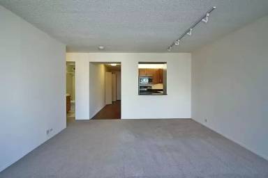 Main picture of 240 E Wacker Dr