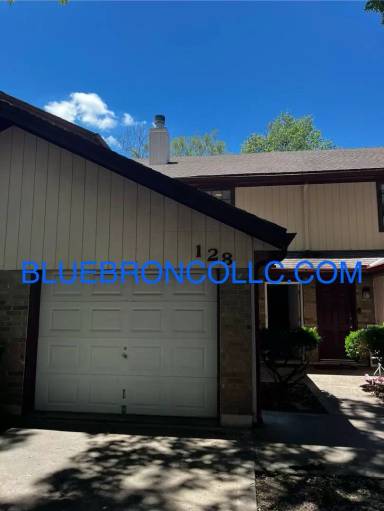 Main picture of 124 SW Oxford Pl