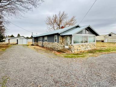 Main picture of 3401 Cove Ave