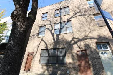 Main picture of 1116 W Polk St