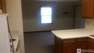 Main picture of 100 Maplehill Dr