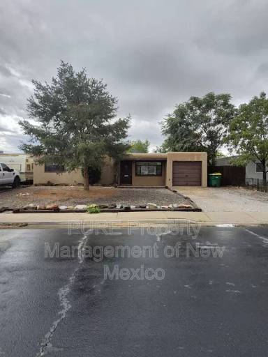 Main picture of 2625 E 22nd St