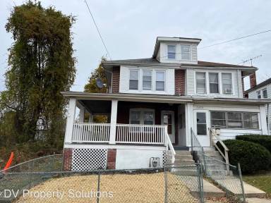 Main picture of 2627 Sandeland St