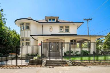 Main picture of 1633 17th Ave
