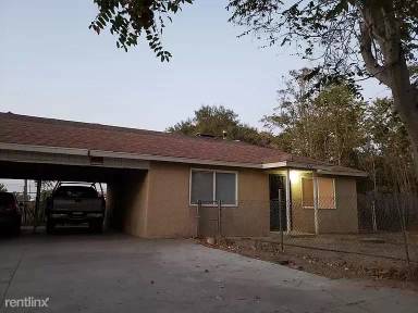 Main picture of 676 E Santa Fe St