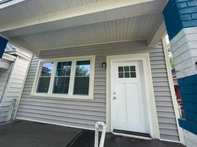 Main picture of 3210 W Kentucky St