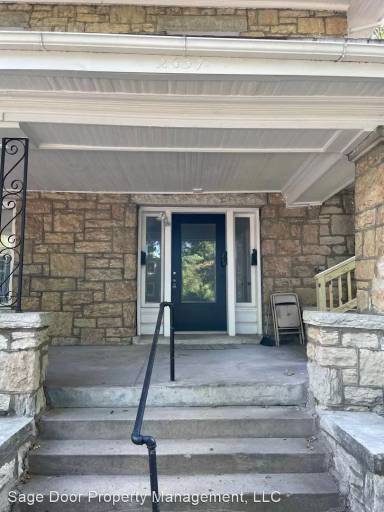 Main picture of 2637 E 29th St