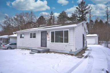 Main picture of 3001 Hampstead Dr