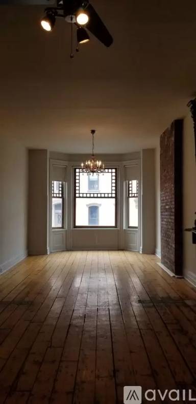 Main picture of 182 1st St