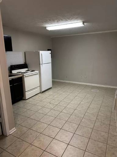 Main picture of 21 Holiday Dr