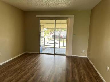 Main picture of 290 Flower Ln