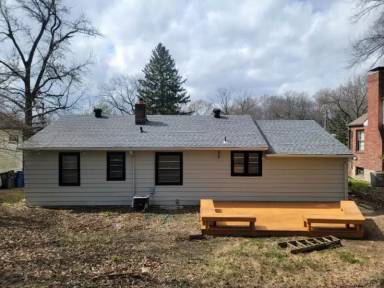 Main picture of 212 S Barat Ave