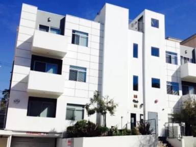 Main picture of 966 South Saint Andrews Place - 101