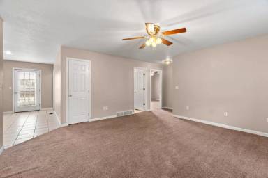 Main picture of 124 Comanche Ln