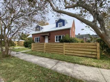 Main picture of 916 Bern St