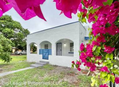 Main picture of 1324 NW 55th St