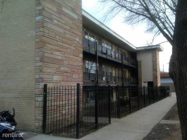 Main picture of 4801 N Ridgeway Ave