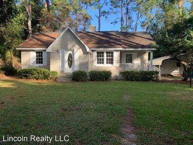 Main picture of 702 Holly Dr