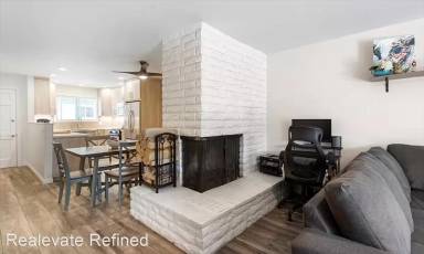 Main picture of 812 E Washington Ave