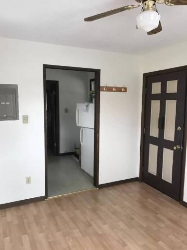 Main picture of 706 W 1st St