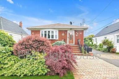 Main picture of 66 Francis Ct