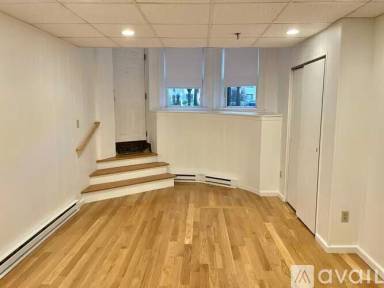 Main picture of 1077 Beacon St